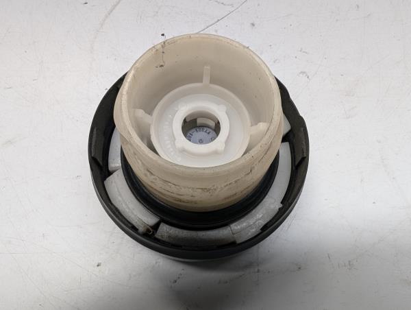 TAMPAO COMBUSTIVEL TOYOTA COROLLA (_E11_) | 95 - 02 Imagem-1