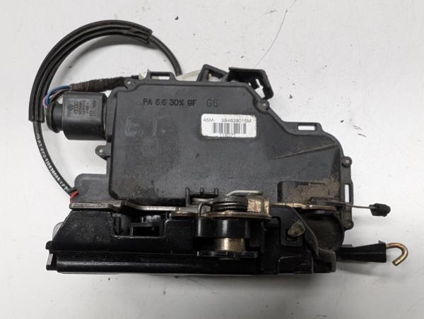 FECHO PORTA TRÁS ESQ. VOLKSWAGEN GOLF IV (1J1) | 97 - 07