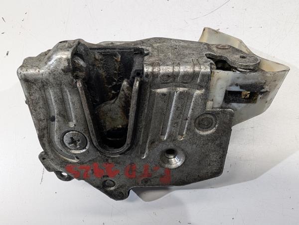FECHO PORTA TRÁS DTO MERCEDES-BENZ 200D (124)