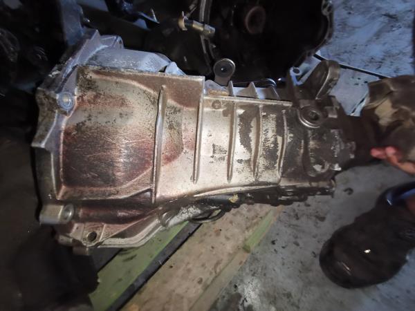CAIXA VELOCIDADES MERCEDES-BENZ 200D (124)