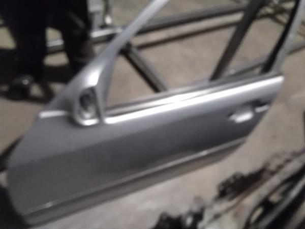 PORTA FRENTE ESQUERDA MERCEDES-BENZ 1850 | 93 - 06 