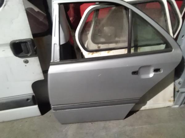 PORTA TRÁS ESQUERDA MERCEDES-BENZ 1850 | 93 - 06 