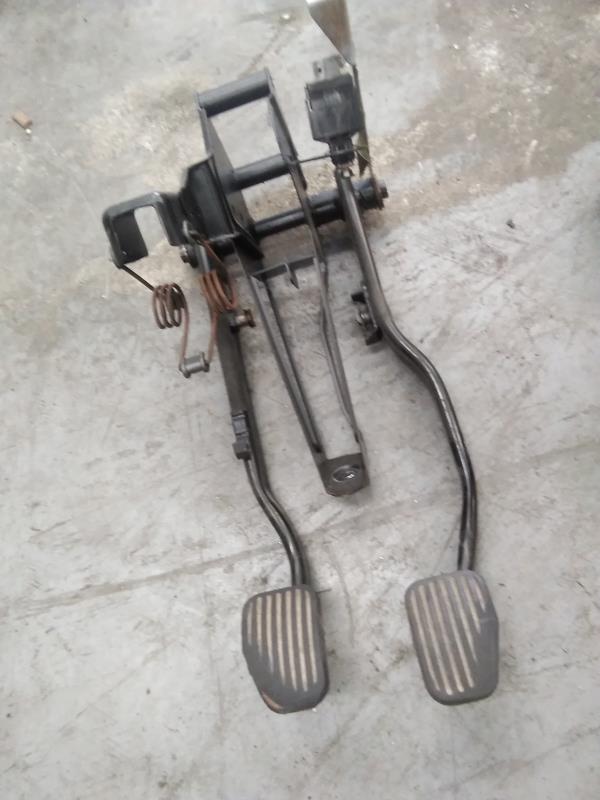 CONJUNTO PEDAIS VOLVO LW 4502