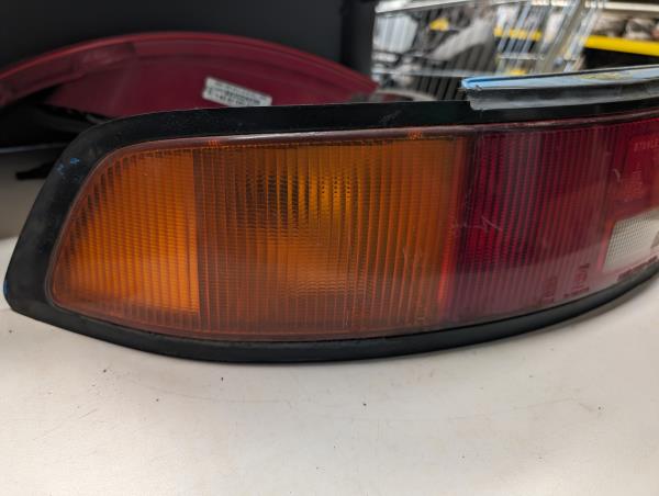 FAROLIM MALA ESQ. MAZDA 323 F V (BA) | 94 - 98 Imagem-1