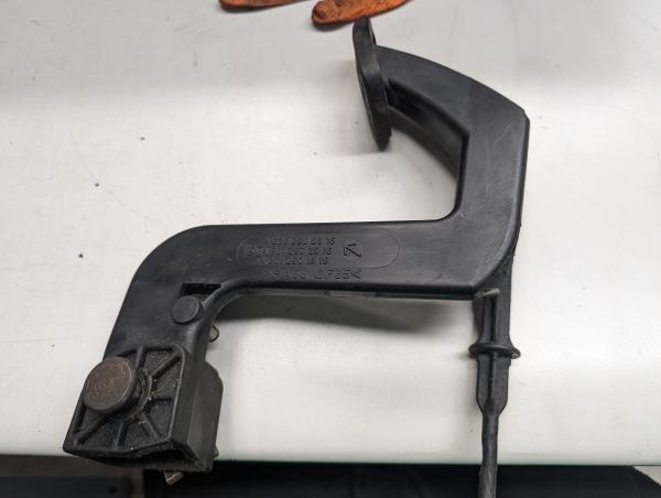 PEDAL DE EMBRAIAGM MERCEDES-BENZ VITO