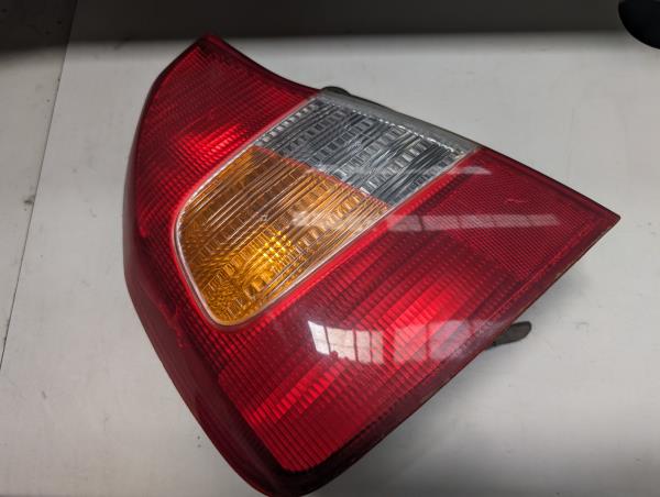 FAROLIM MALA ESQ. HYUNDAI ACCENT II três volumes (LC) | 99 - 17