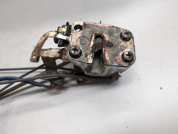FECHO PORTA TRÁS ESQ. MAZDA 323 F V (BA) | 94 - 98