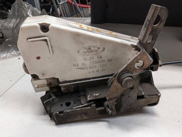 FECHO DA PORTA FRENTE ESQ. FORD ESCORT 1.8 (ANL)