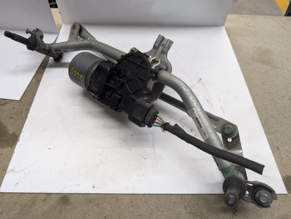 MOTOR LIMPA VIDROS DA FRENTE CITROEN C3 III Van (SX_, SY_) | 16 - 