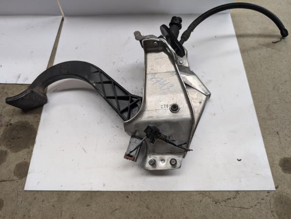 PEDAL DE EMBRAIAGM OPEL CORSA C (X01) | 00 - 09
