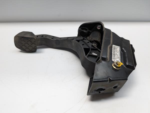 PEDAL DE EMBRAIAGM VOLKSWAGEN POLO (9N_) | 01 - 14