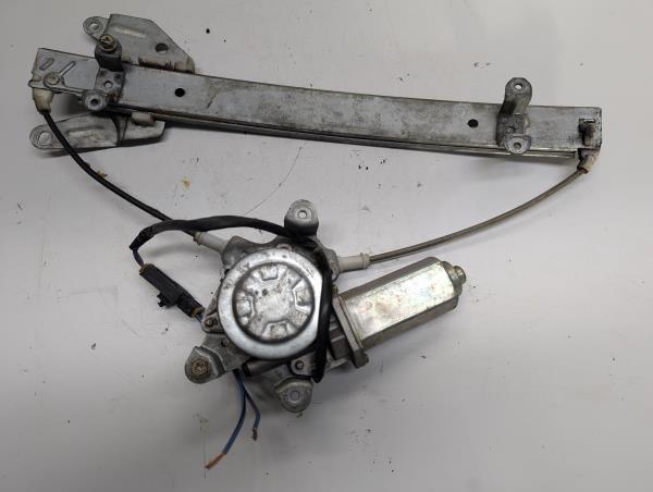 ELEVADOR TRÁS DTO NISSAN SUNNY Caixa/Combi (B11) | 82 - 90