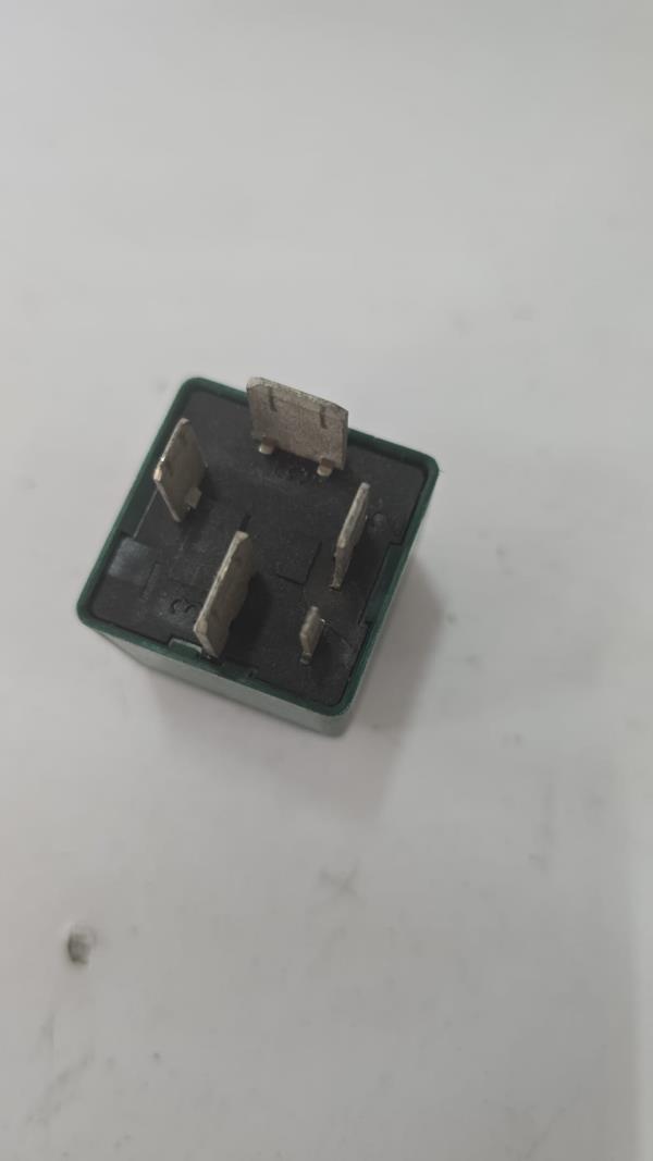 RELÉ FORD FOCUS (DAW, DBW) | 98 - 09
