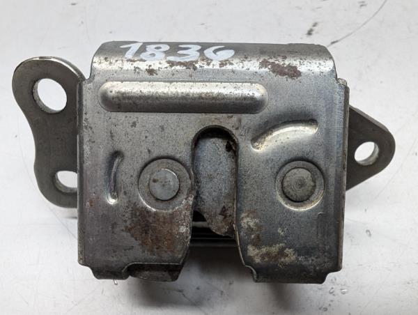 FECHO DA MALA TOYOTA YARIS (_P1_) | 99 - 05