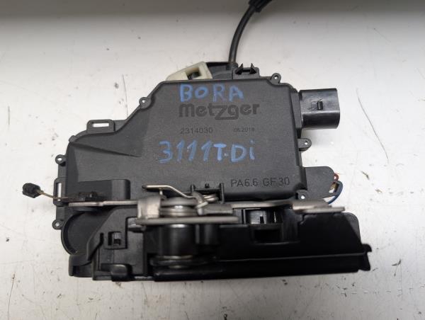 FECHO PORTA TRÁS DTO VOLKSWAGEN BORA (1J2) | 98 - 13