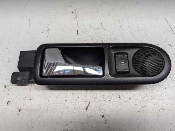 PUXADOR INTERIOR TRAS ESQUERDO VOLKSWAGEN BORA (1J2) | 98 - 13