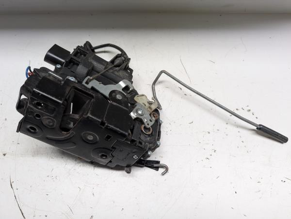 FECHO DA PORTA FRENTE DTO VOLKSWAGEN BORA (1J2) | 98 - 13