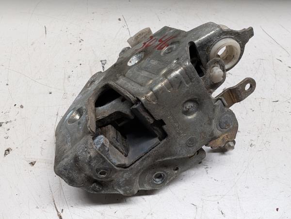 FECHO DA PORTA FRENTE ESQ. MERCEDES-BENZ 190 (W201) | 82 - 93