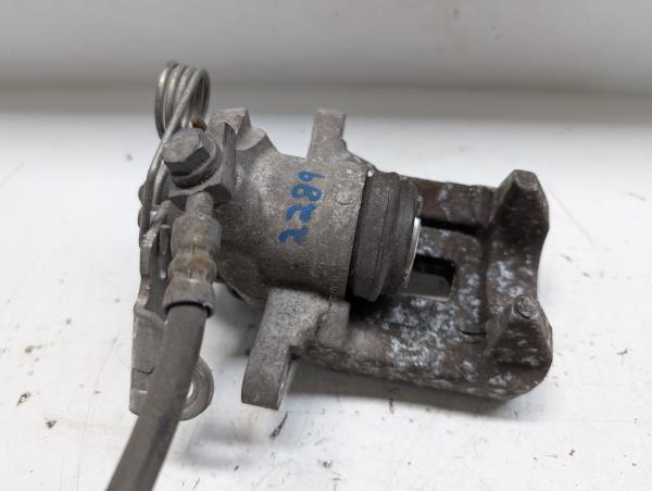 PINÇAS DO TRAVÃO VOLKSWAGEN PASSAT (315, 3A5) | 88 - 96