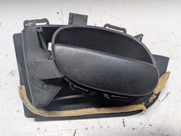 PUXADOR INTERIOR FRENTE ESQUERDO PEUGEOT 206 CC (2D) | 00 - 08