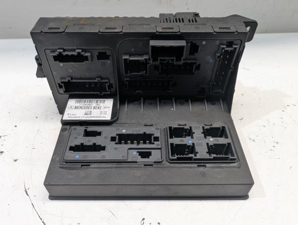 CAIXA DOS FUSIVEIS MERCEDES-BENZ E-CLASS (W211) | 02 - 09