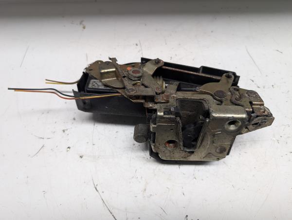 FECHO PORTA TRÁS DTO VOLVO 850 (854) | 91 - 97