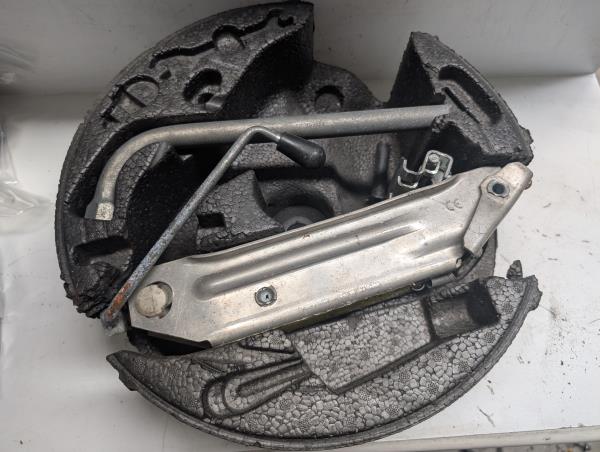 PNEU SUPLENTE AUDI A3 (8L1) | 96 - 06