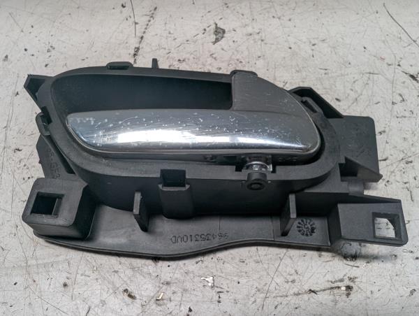 PUXADOR INTERIOR FRENTE DIREITO CITROEN C4 I (LC_) | 04 - 13