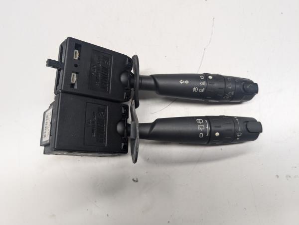 MANETES LUZES/PISCAS CITROEN C4 II três volumes (NC_) | 13 - 