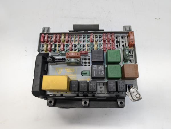 CAIXA FUSÍVEL OPEL VECTRA A (J89) | 88 - 95 Imagem-1