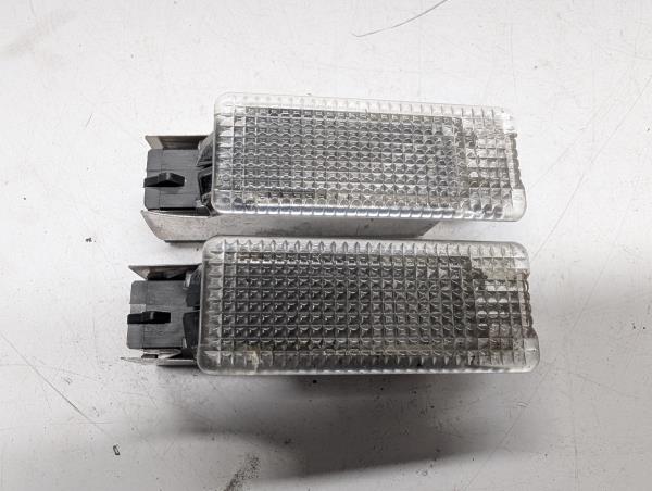 LUZ DE MATRICULA VOLVO LW 4502