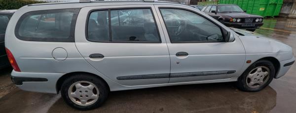MEGANE  RENAULT MEGANE (SA0R05)