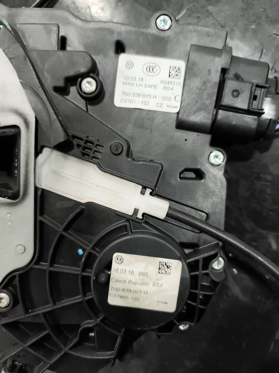 Fecho da Porta Trás Esq SEAT ALHAMBRA (710, 711) | 10 -  Imagem-1