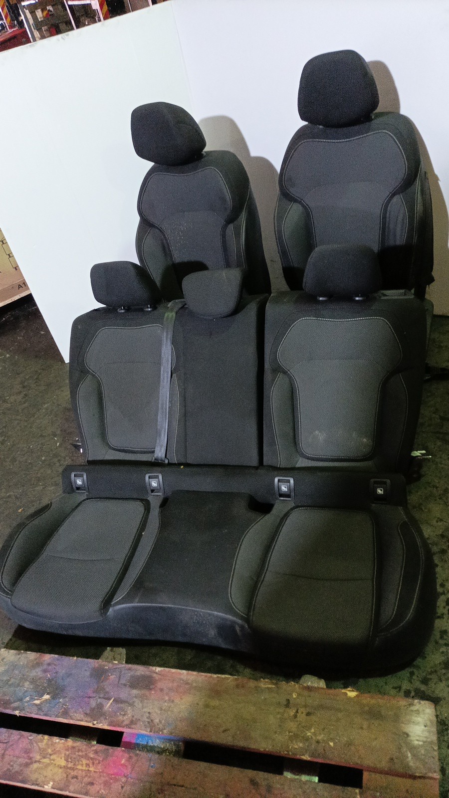 Bancos Conjunto RENAULT MEGANE IV três volumes | 16 -  Imagem-2