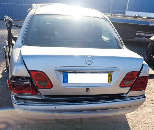 E-CLASS  MERCEDES-BENZ - ID V_CVFV165660