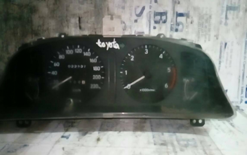 Quadrante TOYOTA COROLLA (_E10_) | 91 - 99 Imagem-0