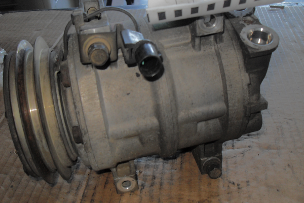 Compressor do Ar condicionado MITSUBISHI SPACE GEAR | 95 -02 Imagem-3