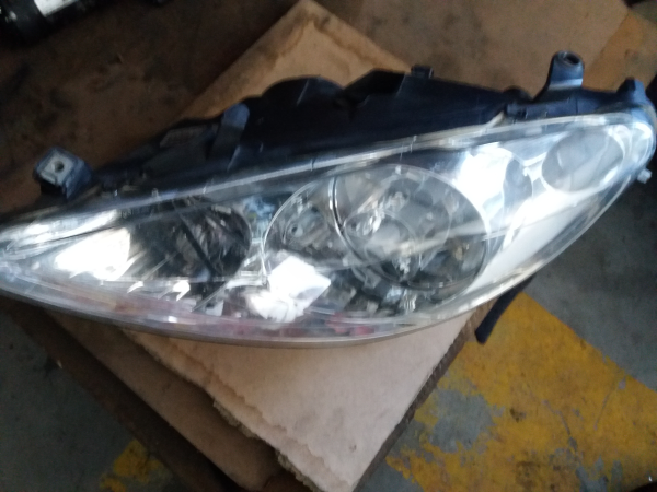 Right Headlight  PEUGEOT 307 (3A/C) | 00 - 12