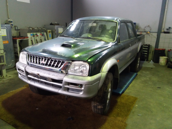 L 200  MITSUBISHI - ID V_CVFV20150660