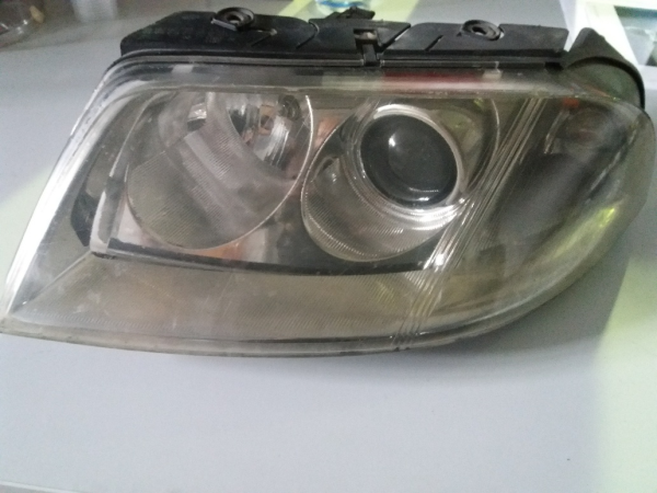 Left Headlight VOLKSWAGEN PASSAT (3B3) | 00 - 05