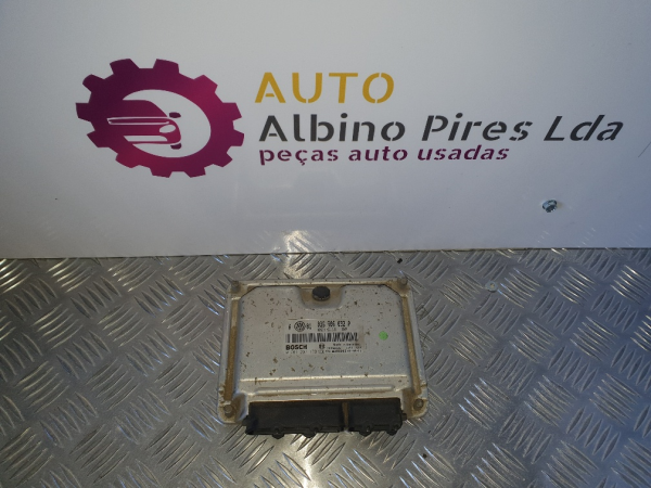 Engine Module VOLKSWAGEN GOLF IV (1J1) | 97 - 07