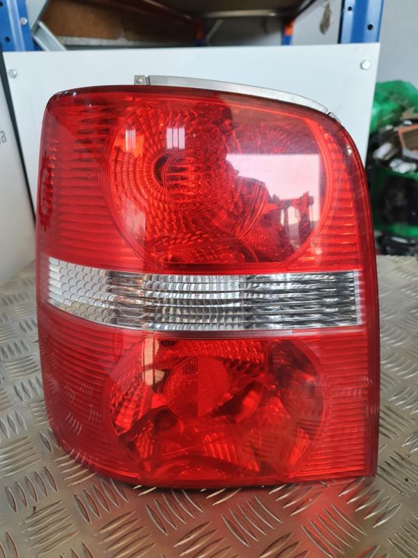 Left Tail Light  VOLKSWAGEN TOURAN (1T1, 1T2) | 03 - 10 Imagem-1