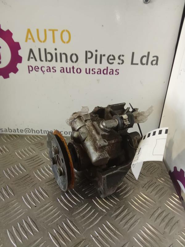 Bomba Direcção Assistida VOLKSWAGEN CADDY II Combi (9K9B) | 95 - 04