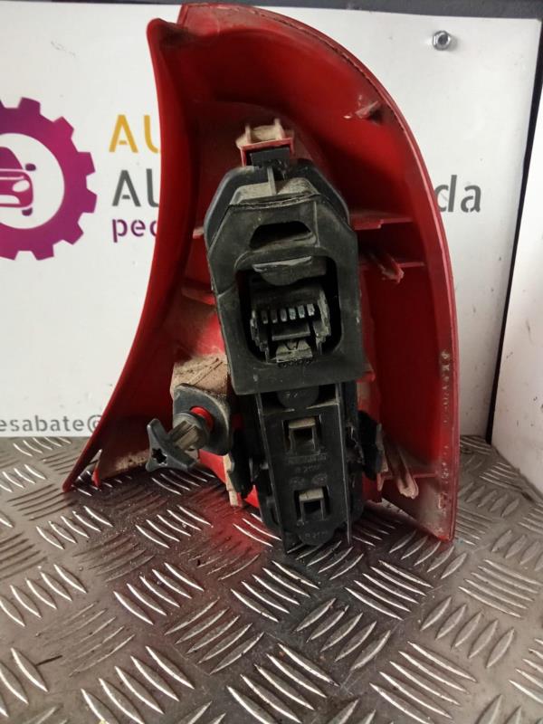 Left Tail Light  RENAULT CLIO II (BB_, CB_) | 98 -  Imagem-1