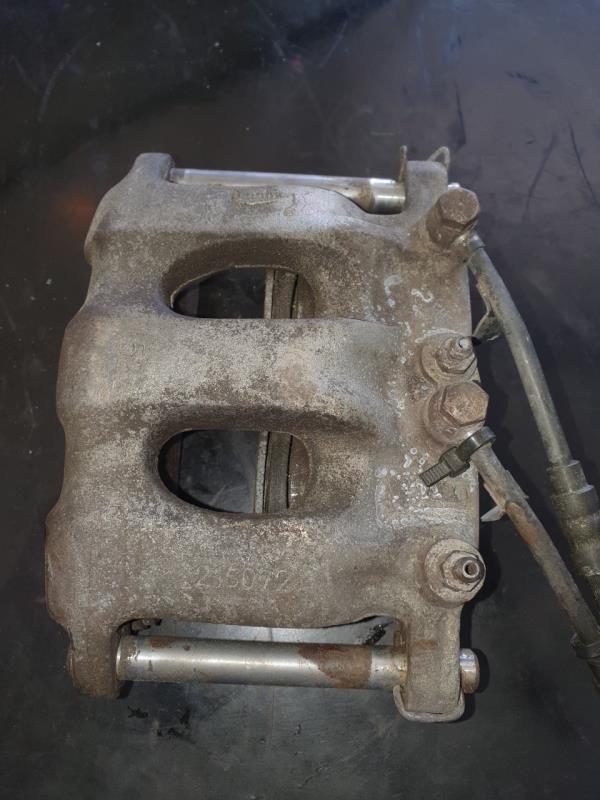 Bombito Frt Esq NISSAN TRADE Caixa/Combi | 96 - 00