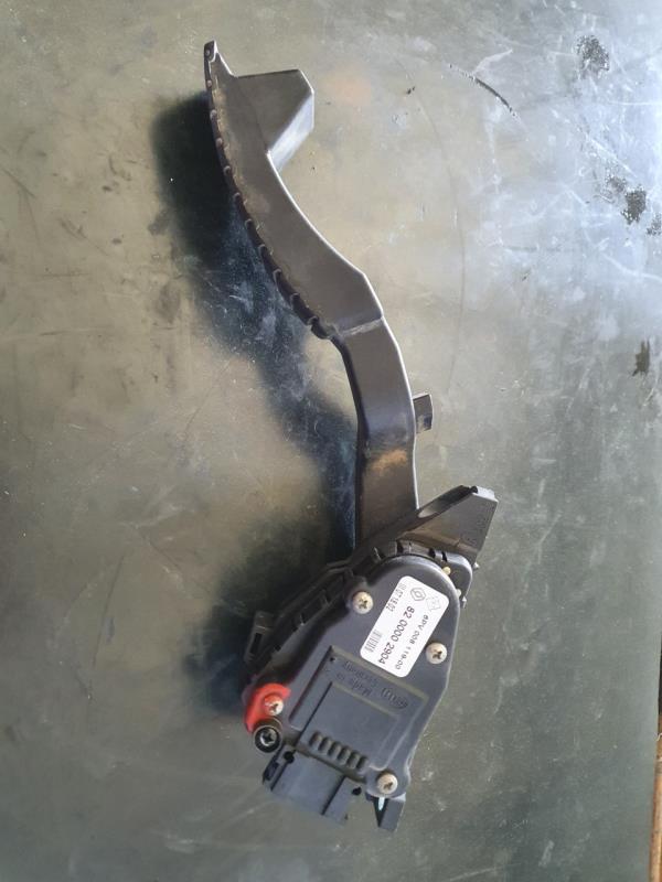 Pedal de Acelerador RENAULT LAGUNA II (BG0/1_) | 01 - 07
