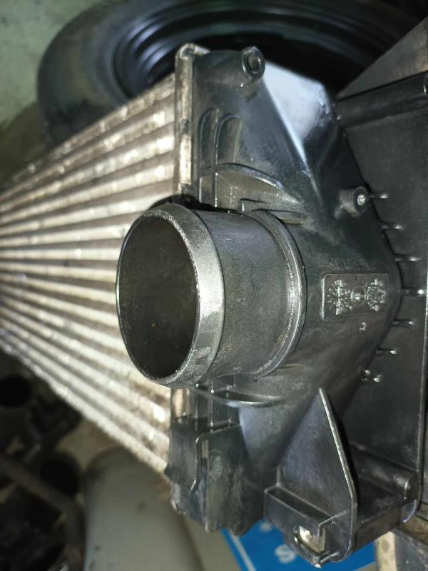 Intercooler Radiator VOLKSWAGEN CRAFTER 30-50 Caixa (2E_) | 06 - 16 Imagem-1