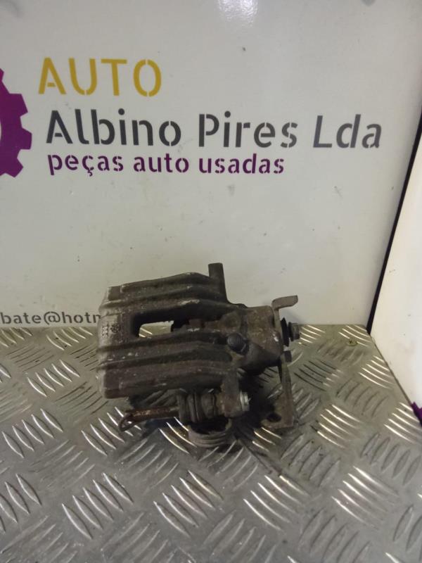 Bombito Trás Dto VOLKSWAGEN PASSAT (3B2) | 96 - 01 Imagem-1