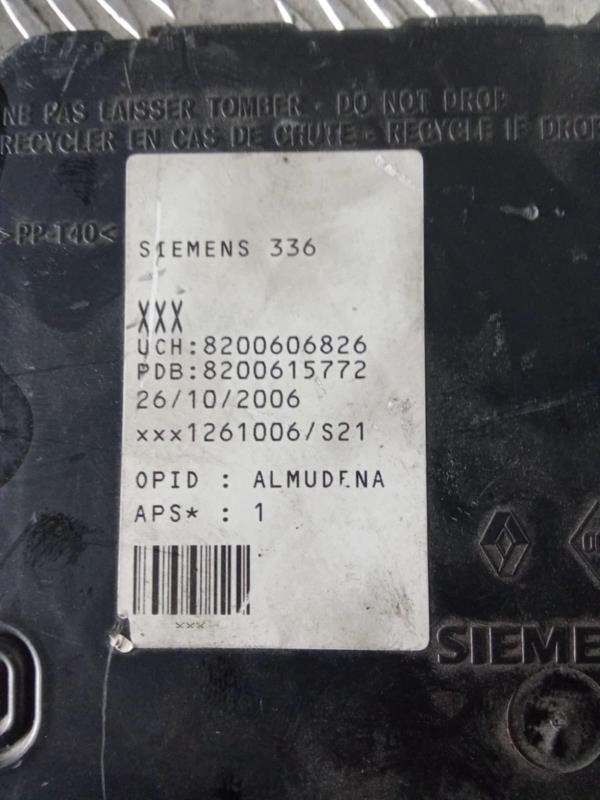 Caixa dos Fusíveis RENAULT MEGANE II (BM0/1_, CM0/1_) | 01 - 12 Imagem-1