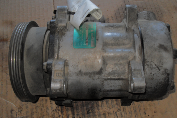 Compressor do Ar condicionado RENAULT CLIO I (B/C57_, 5/357_) | 90 - 98 Imagem-2